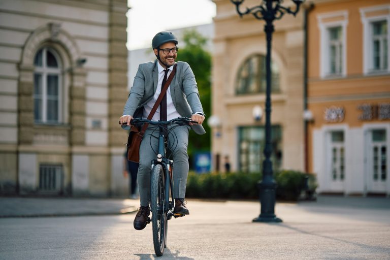 Fahrrad-Leasing als Mitarbeiter-Benefit – fit, nachhaltig und steueroptimiert mit MAKEMORE